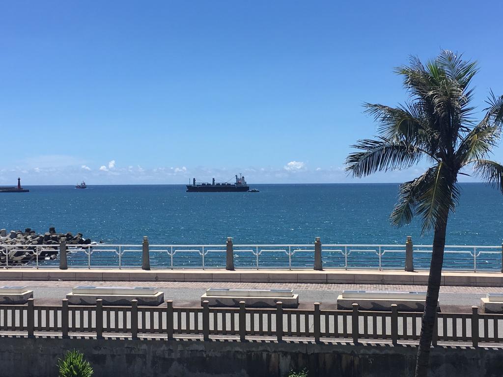 花蓮包棟-聽海說故事海景民宿-東大門夜市旁 Città di Hualien Esterno foto